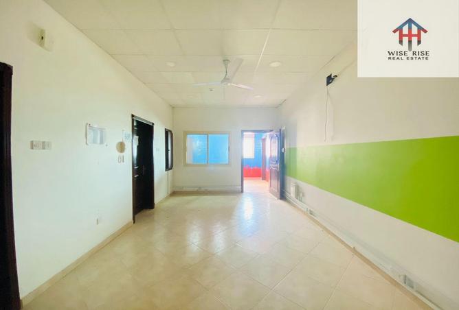 954046 - Property Image 2