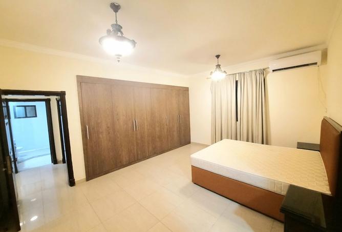 985387 - Property Image 2