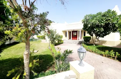 Villa - 4 Bedrooms - 5 Bathrooms for rent in Saar - Northern Governorate