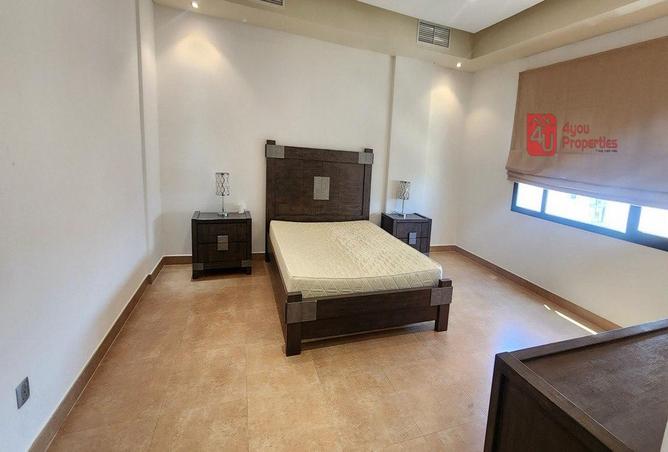 985054 - Property Image 3