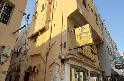 عمارة بالكامل - 2 غرف نوم - 2 حمامات للبيع في شارع المعارض - الحورة - محافظة العاصمة