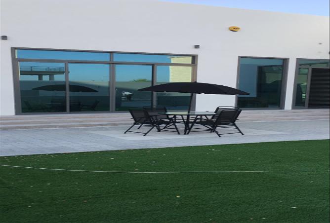 956253 - Property Image 2