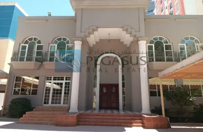 Villa - Studio - 6 Bathrooms for rent in Seef - Capital Governorate