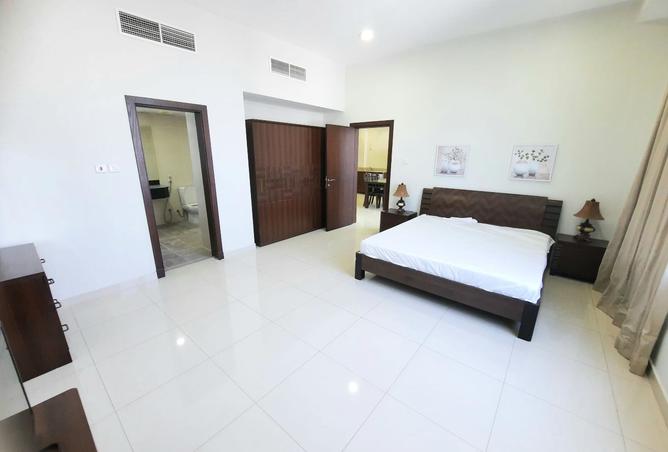 985391 - Property Image 3