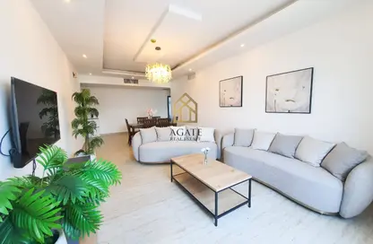 Apartment - 2 Bedrooms - 3 Bathrooms for rent in Busaiteen - Muharraq Governorate