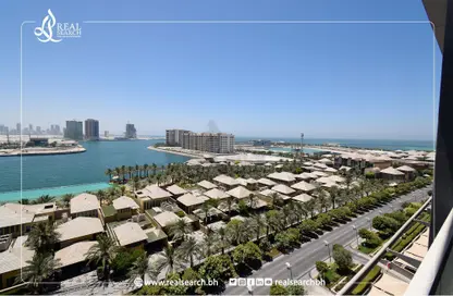 Penthouse - 4 Bedrooms - 5 Bathrooms for rent in Reef Island - Capital Governorate
