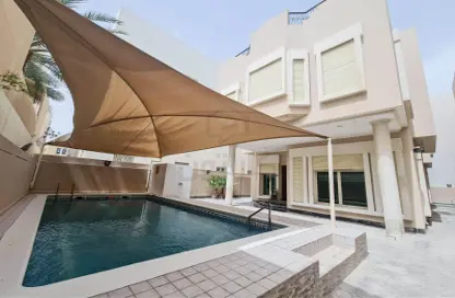 Compound - 4 Bedrooms - 6 Bathrooms for sale in Busaiteen - Muharraq Governorate