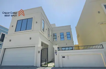 فيلا - 4 غرف نوم - 7 حمامات للبيع في الجنبية - المحافظة الشمالية