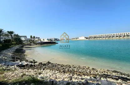 فيلا - 3 غرف نوم - 4 حمامات للايجار في شارع أمواج - أمواج - المحرق