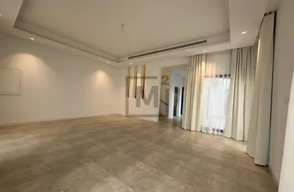 Villa - 4 Bedrooms - 5 Bathrooms for rent in Saar - Northern Governorate