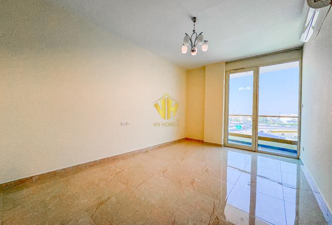 955699 - Property Image 2