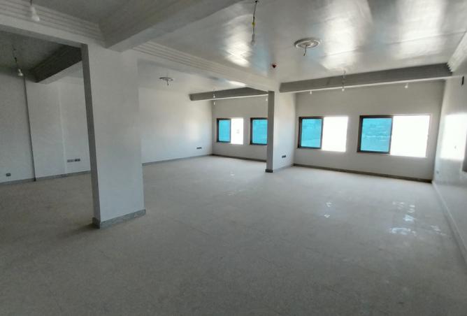 Office Space - Studio - 2 Bathrooms for rent in Salmabad - Central Governorate