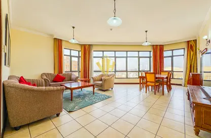 Apartment - 2 Bedrooms - 3 Bathrooms for rent in Exhibition Road - Hoora - Capital Governorate