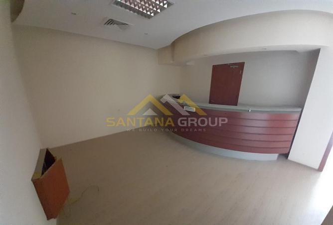Office Space - Studio - 4 Bathrooms for rent in Seef - Capital Governorate