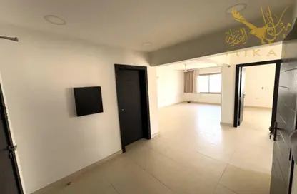 Apartment - 3 Bedrooms - 3 Bathrooms for rent in Tubli - Central Governorate