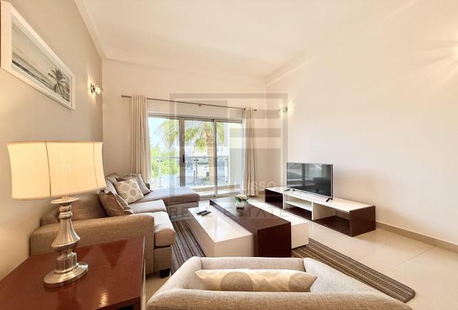 964192 - Property Image 2