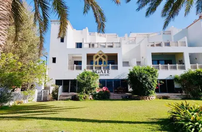 فيلا - 4 غرف نوم - 6 حمامات للايجار في شارع أمواج - أمواج - المحرق