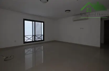 شقة - 2 غرف نوم - 2 حمامات للايجار في عراد - المحرق