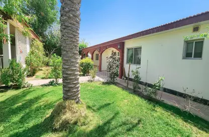 Garden image for: Villa - 3 Bedrooms - 4 Bathrooms for rent in Sanad - Central Governorate, Image 1