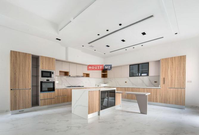 963807 - Property Image 3