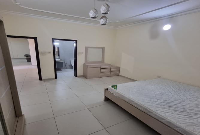 963561 - Property Image 2