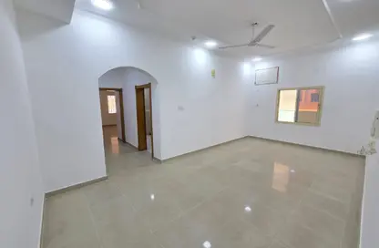 Apartment - 3 Bedrooms - 2 Bathrooms for rent in Tubli - Central Governorate