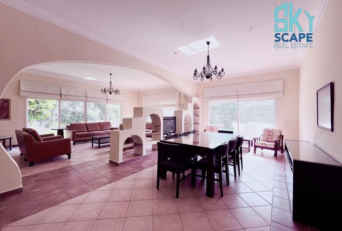 983529 - Property Image 2