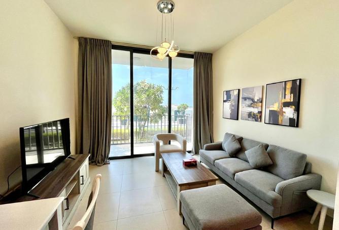 957503 - Property Image 2