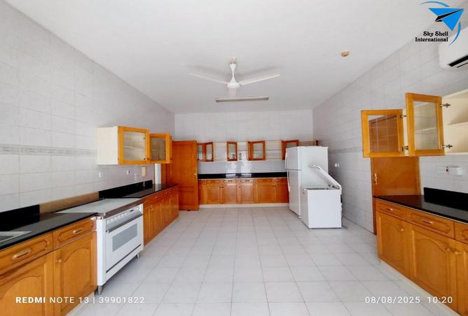 958517 - Property Image 3