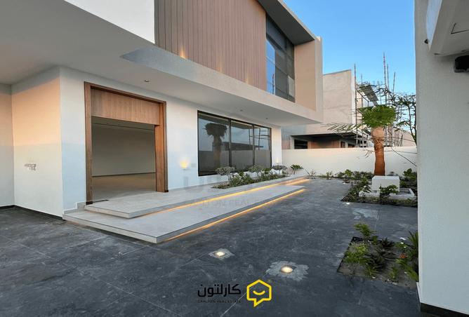 830930 - Property Image 2