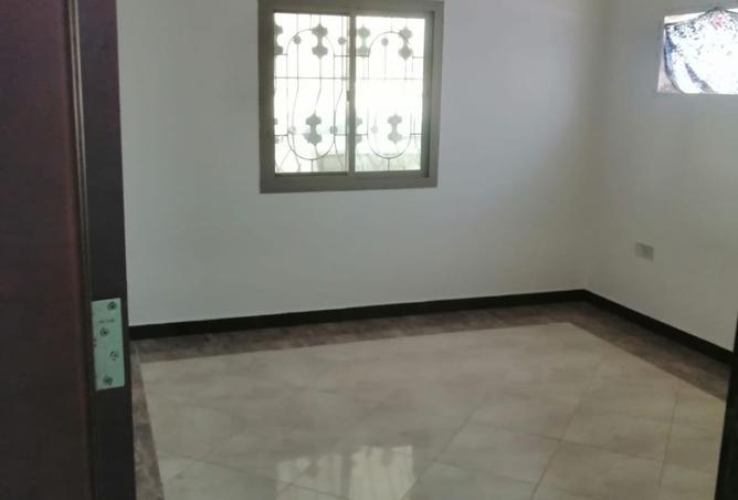 952404 - Property Image 2