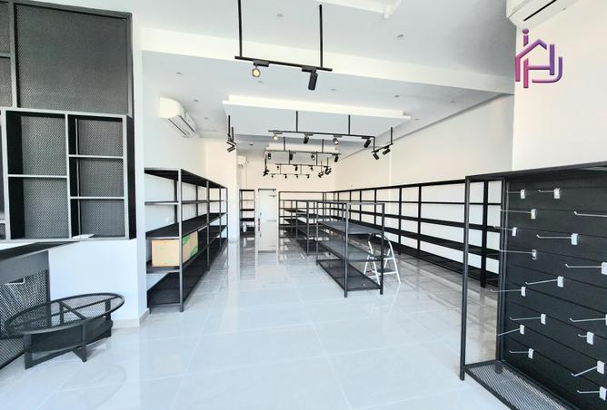 Full Floor - Studio - 3 Bathrooms for rent in Saar - Northern Governorate