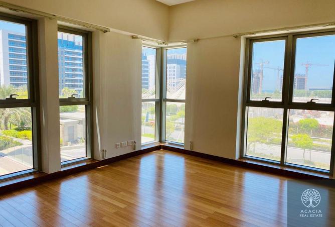 975347 - Property Image 2