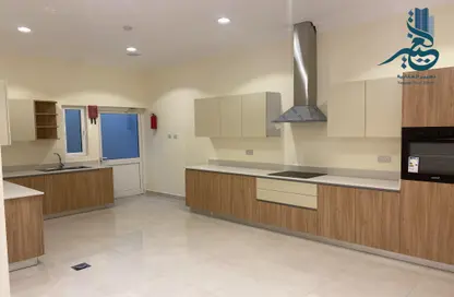 Kitchen image for: Villa - 3 Bedrooms - 5 Bathrooms for rent in Hamala - Northern Governorate, Image 1
