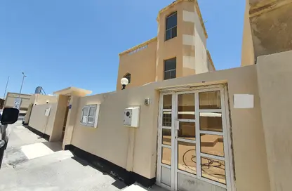 Villa - 2 Bedrooms - 2 Bathrooms for rent in Alhajiyat - Riffa - Southern Governorate