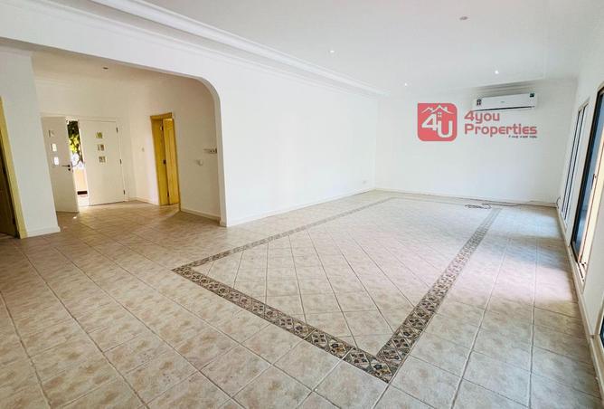 951894 - Property Image 3