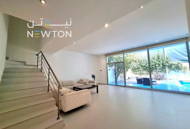 952709 - Property Image 3