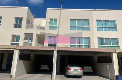 عمارة بالكامل - 2 غرف نوم - 2 حمامات للبيع في أمواج - المحرق