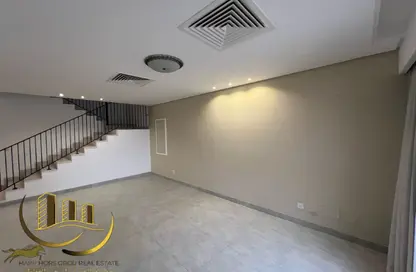 Apartment - 3 Bedrooms - 5 Bathrooms for rent in Bu Quwah - Northern Governorate