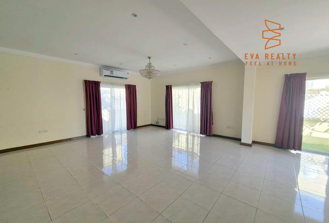 977270 - Property Image 2