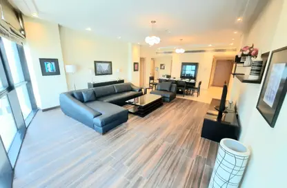 Apartment - 2 Bedrooms - 4 Bathrooms for rent in Al Juffair - Capital Governorate