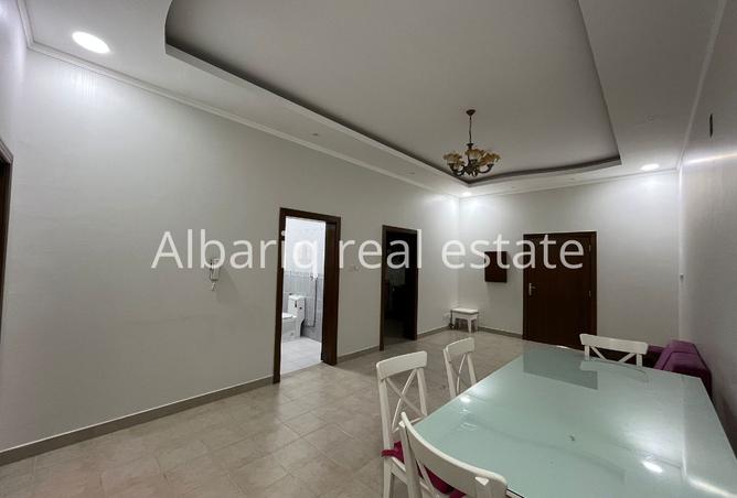 981827 - Property Image 2