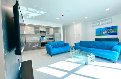 Apartment - 2 Bedrooms - 3 Bathrooms for rent in Janabiya - Northern Governorate