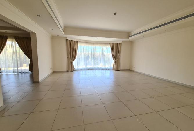 992555 - Property Image 3