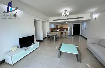 Apartment - 2 Bedrooms - 2 Bathrooms for rent in Al Juffair - Capital Governorate