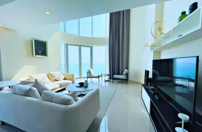 Living Room image for: Duplex - 3 Bedrooms - 3 Bathrooms for rent in Al Juffair - Capital Governorate, Image 1