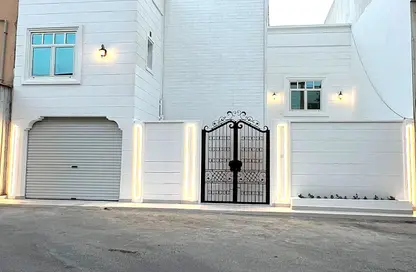 Villa - 4 Bedrooms - 5 Bathrooms for sale in Isa Town - Central Governorate