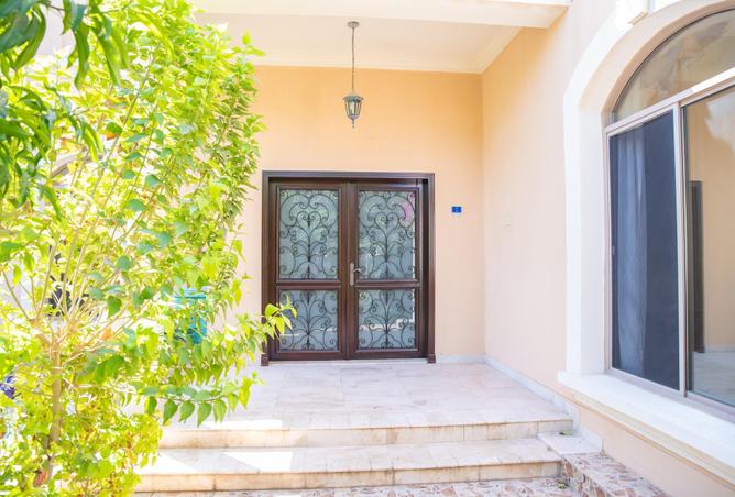 976519 - Property Image 2