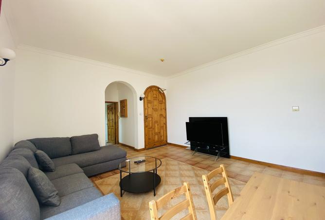 956676 - Property Image 3