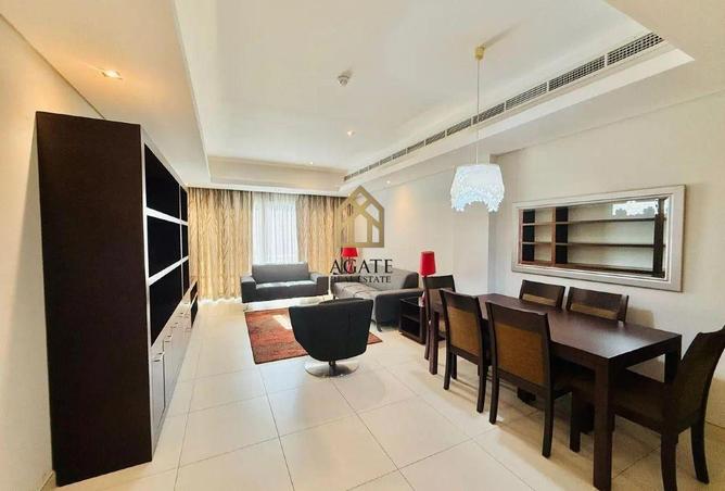 967156 - Property Image 2